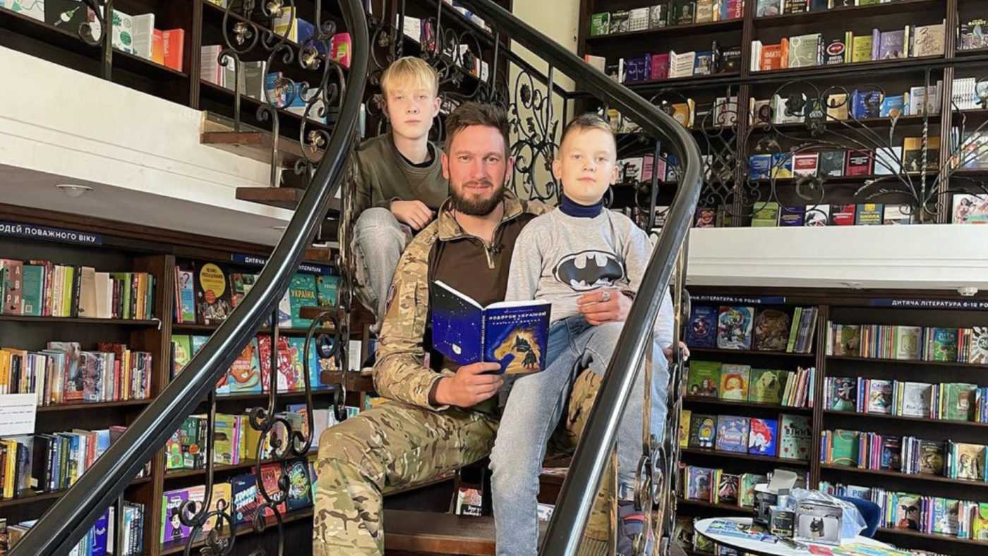 Воїн в окопі написав дитячу книжку