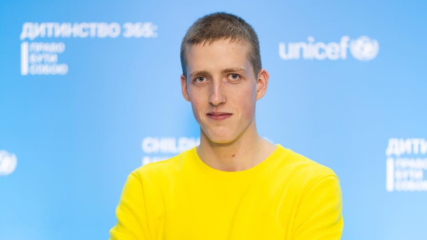 Хлопець, який виріс в інтернаті, став наставником для 30 підлітків