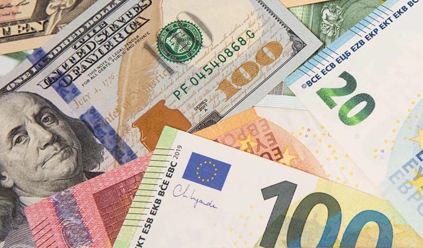 Нацбанк зняв усі обмеження на продаж валюти населенню