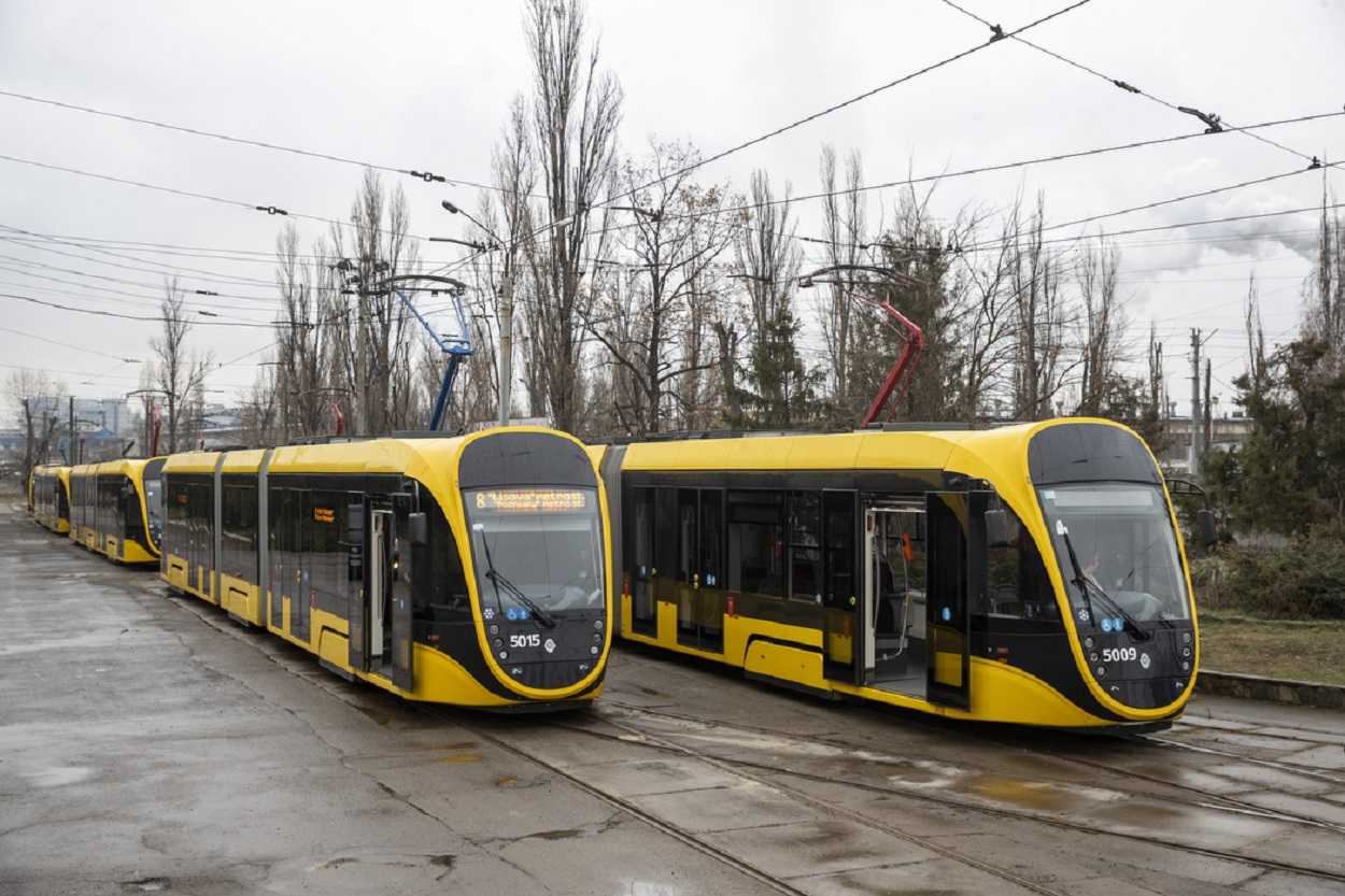 У Києві вийшли на маршрут нові низькопідлогові трамваї «Татра-Юг» (ФОТО)