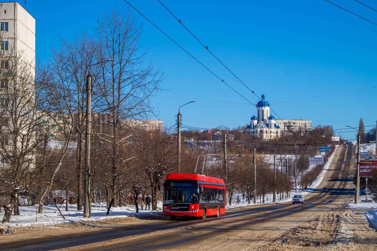 У Чернівцях почав курсувати перший тролейбус Solaris Trollino