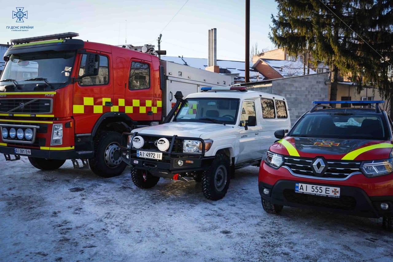 Рятувальники Київщини отримали нові автомобілі для оперативних завдань