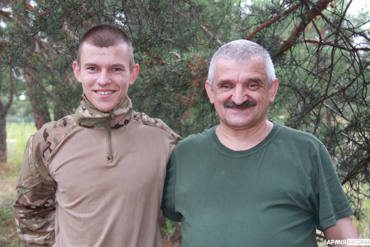 Волинянин пліч-о-пліч із синами боронить Україну на сході