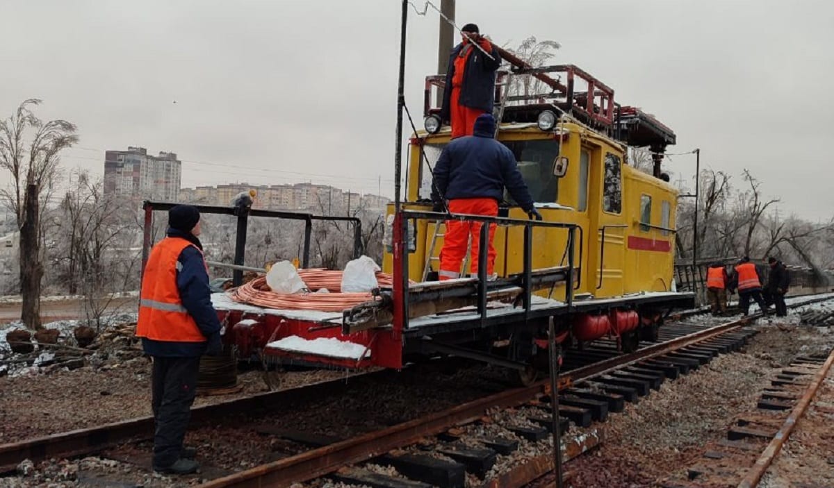 У Кривому Розі за 2 дні відновили колію швидкісного трамвая після влучання ракети
