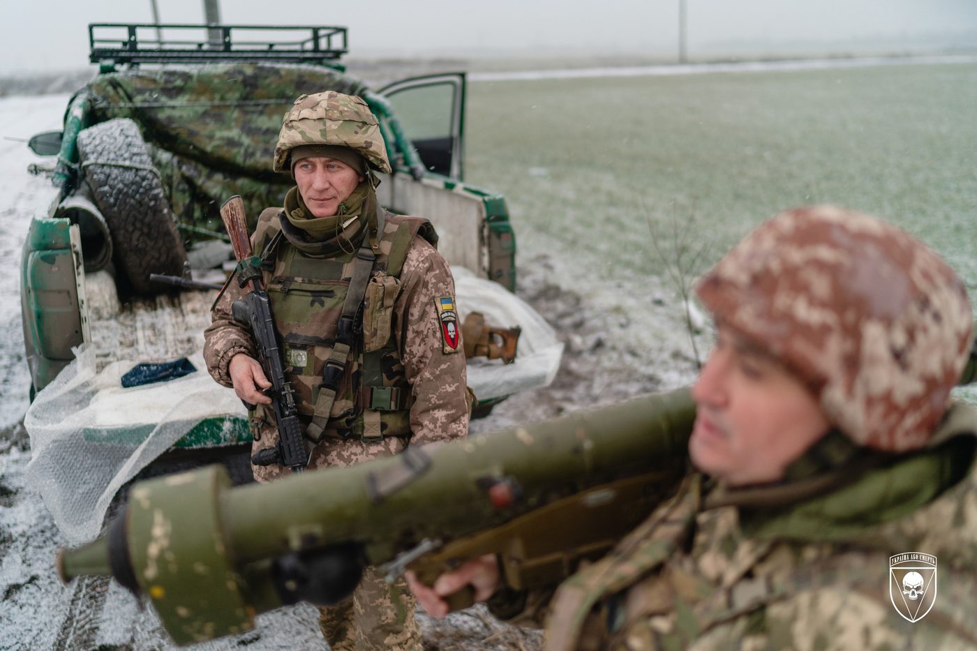 Чорні запорожці підпалили бронетанкову колону РФ, що йшла на штурм (ВІДЕО)