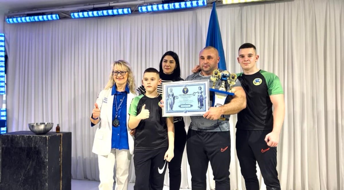 Закарпатець встановив світовий рекорд з кількості підйомів гирі вагою 60 кг (ВІДЕО)