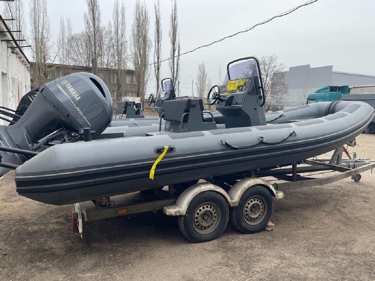 Прикордонникам на Херсонщині передали два десантні човни
