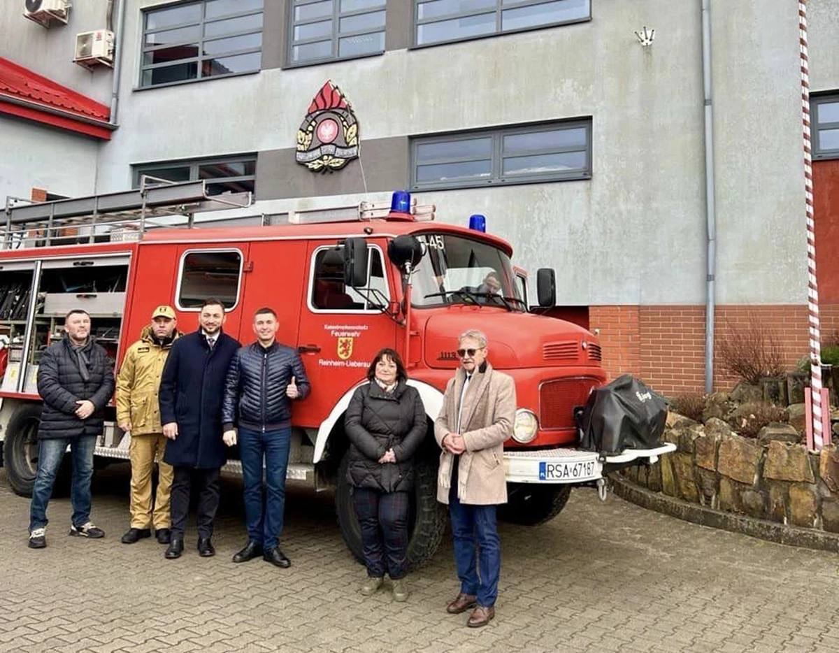 Польські партнери передали Львівщині пожежну машину