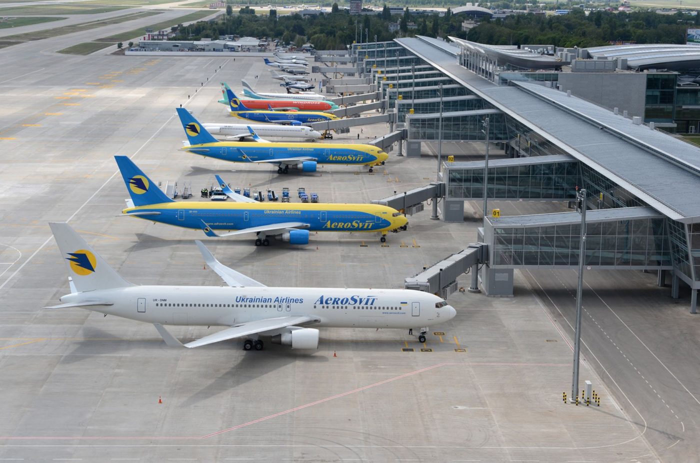 Україна починає перемовини щодо відновлення пасажирських авіаперевезень