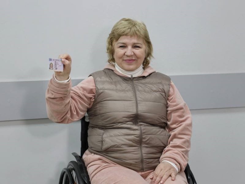 Вперше на Одещині активістка з інвалідністю отримала посвідчення водійки