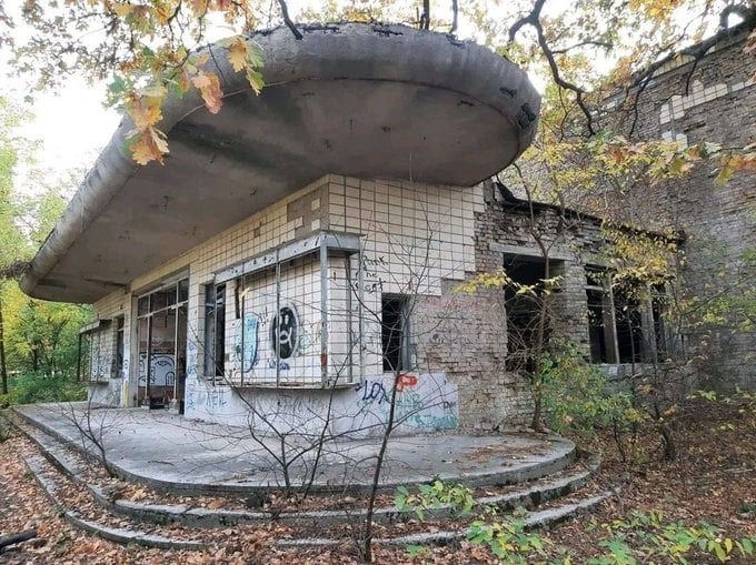 Закинутий кінотеатр у Пущі-Водиці знесуть і зведуть на його місці рекреаційний центр для молоді