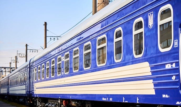 “Укрзалізниця” дарує подорож до будь-якого міста України: як взяти участь в розіграші