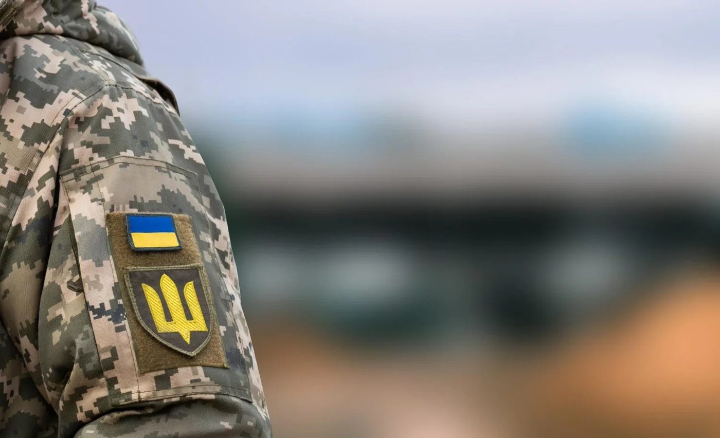 Уряд ухвалив законопроєкт, який скасовує розподіл жінок та чоловіків на предметі “Захист України”