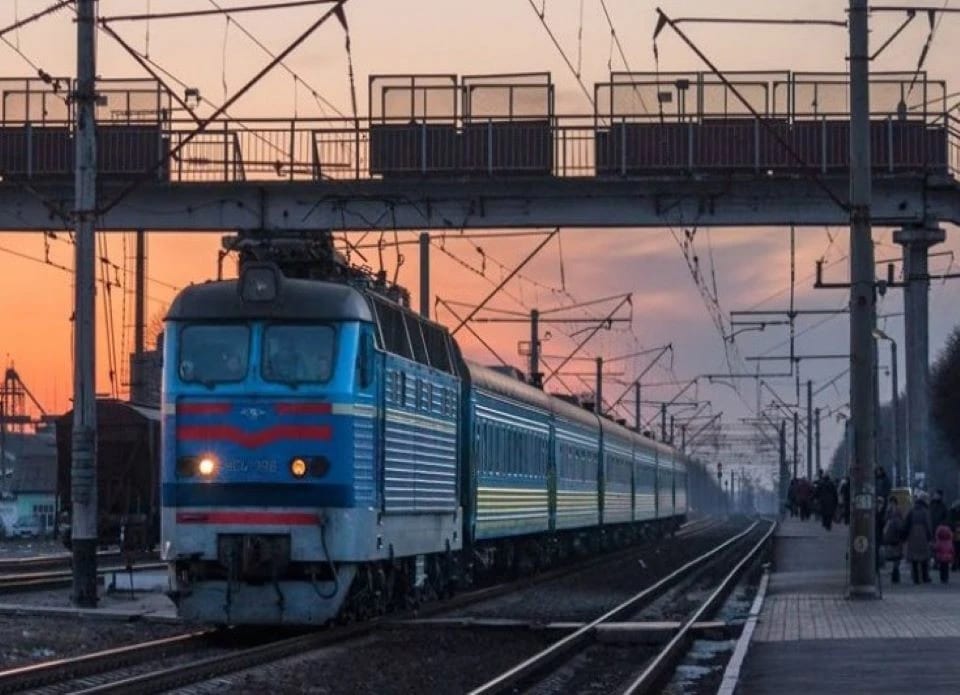 З червня Укрзалізниця прискорить потяг з Києва до Варшави