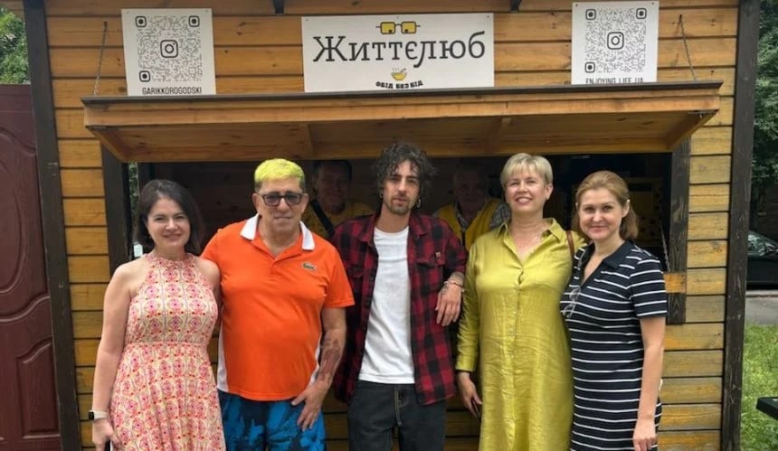 У Києві відкрили девʼятий будиночок з гарячими обідами для людей старшого віку: де він знаходиться