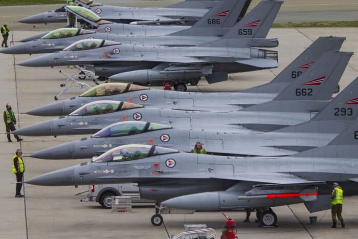 Нідерланди офіційно дозволили експорт літаків F-16 для України