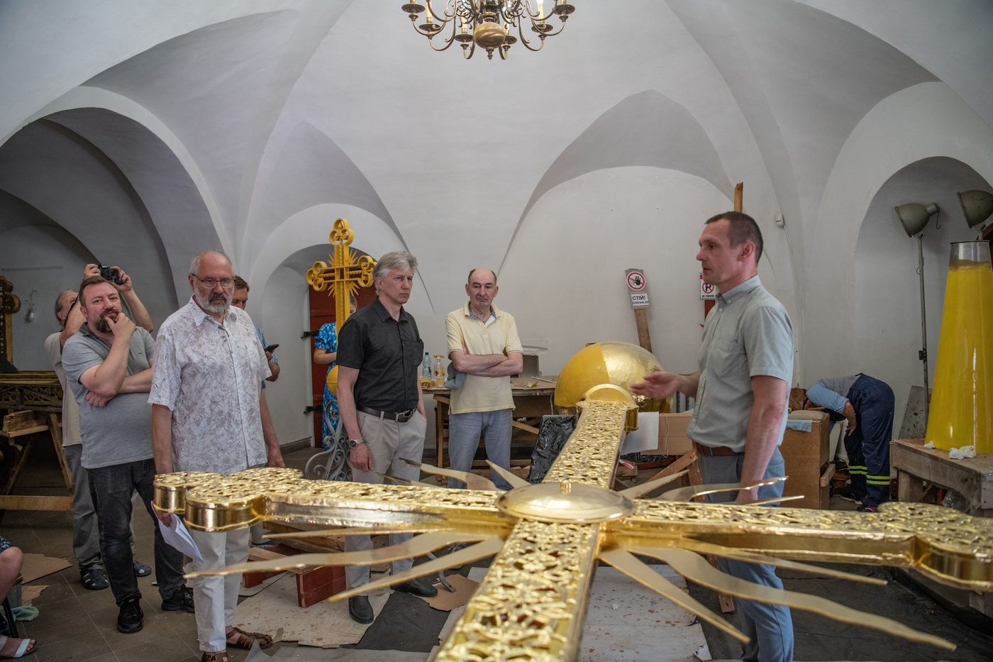 У Києві відреставрували хрест Софійського собору