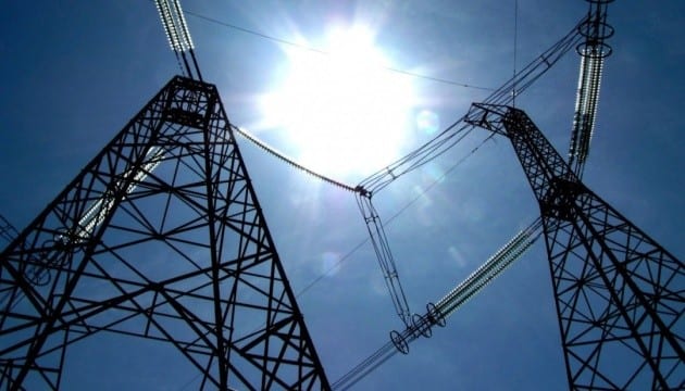 У Херсоні відновили пошкоджене внаслідок обстрілу електрообладнання