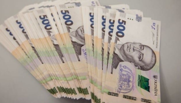Для людей, які прихистили у своєму будинку переселенців збільшили виплати: що про це відомо