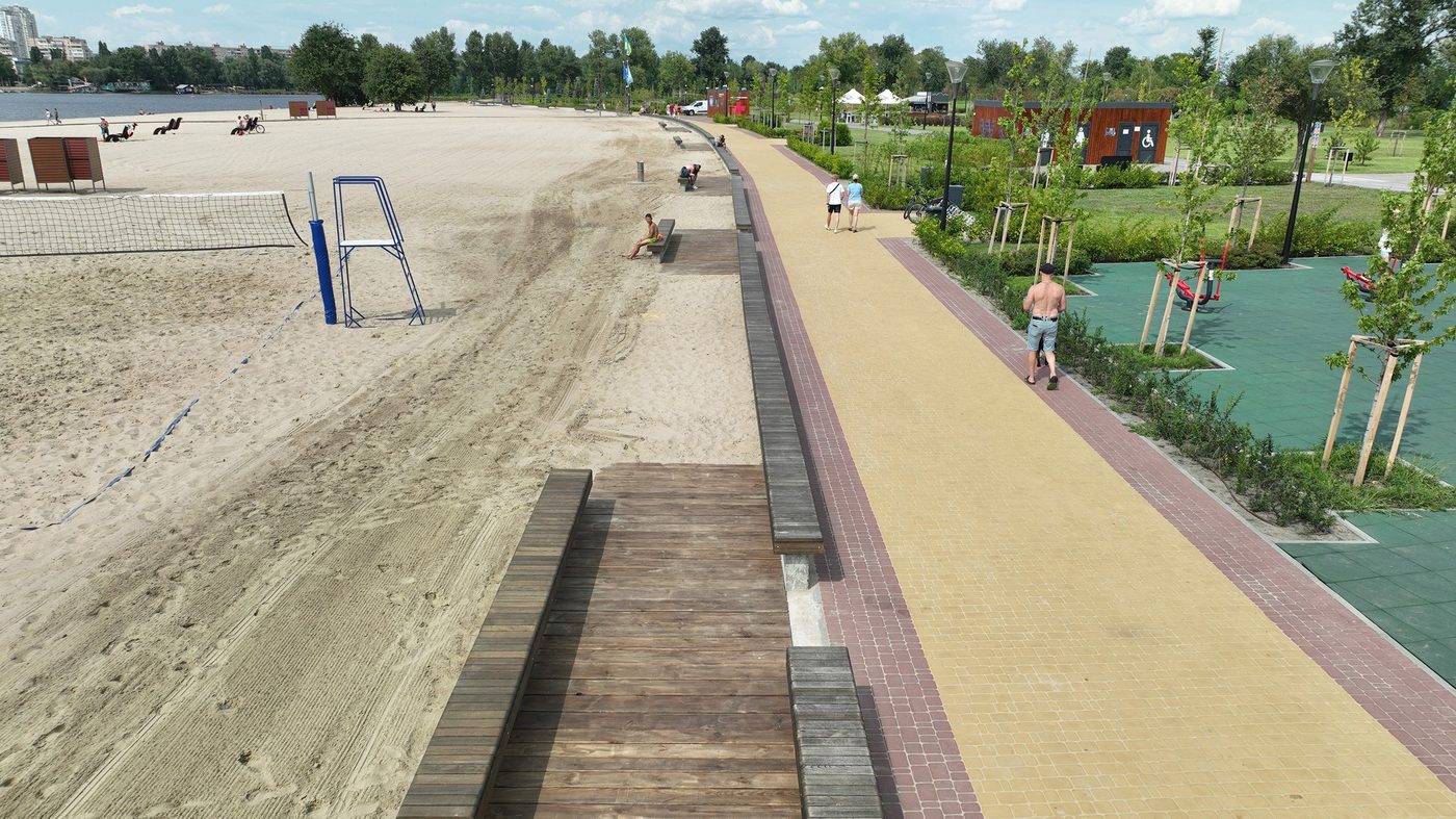 У столиці модернізують Оболонський острів: фото