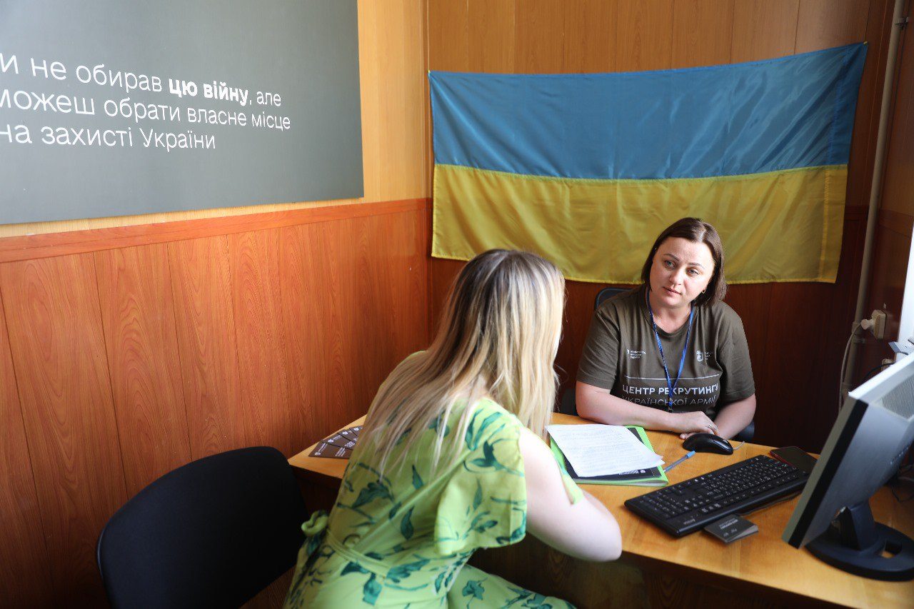 В Умані відкрився перший на Черкащині центр рекрутингу української армії