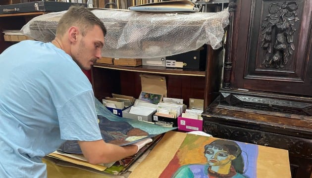 У Миколаєві оцифрують колекцію графіки з двох музеїв 