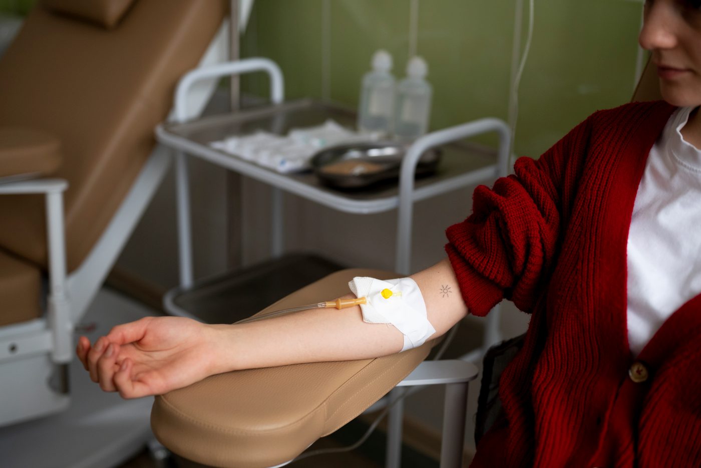 Львів’ян запрошують зібрати кров для порятунку життів військових: як долучитися