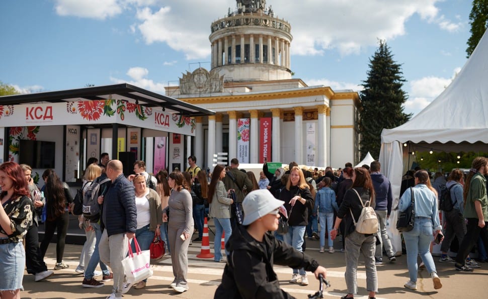 У Києві відкрився літературний фестиваль «Книжкова країна»: вхід вільний