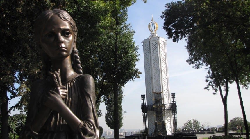 Національний музей Голодомору отримав унікальну колекцію книжок від американського мецената