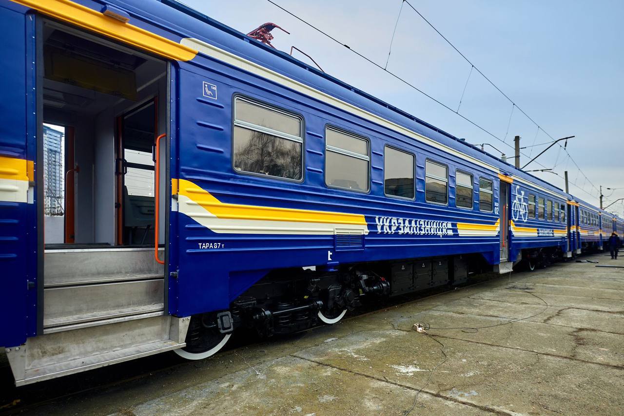 «Укрзалізниця» модернізувала ще 3 плацкартні вагони: що чекає на пасажирів