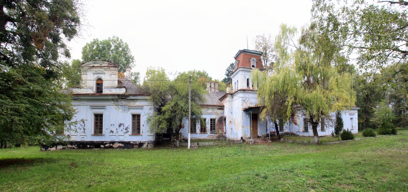 У Вінницькій області активісти планують відновити старовинний палац Кошарських (ФОТО)