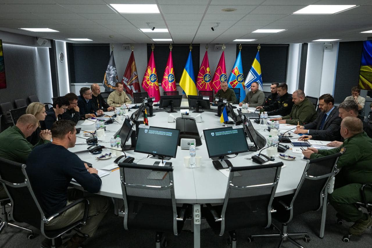 Спільне виробництво дронів, боєприпасів та РЕБ: Україна та Литва підписали меморандум