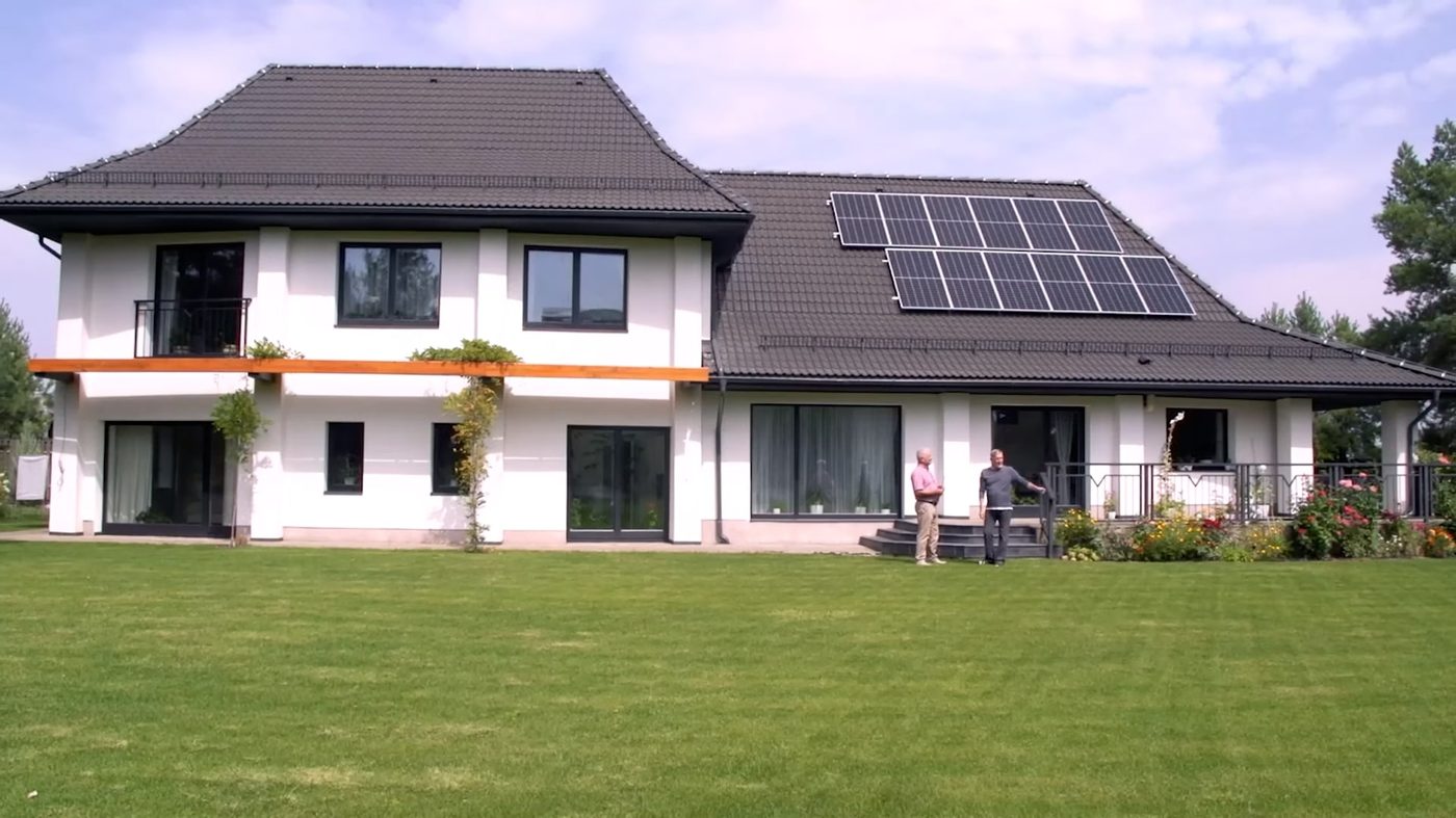 В Україні затвердили стандарти для будинків, які є майже повністю енергонезалежними (ВІДЕО)