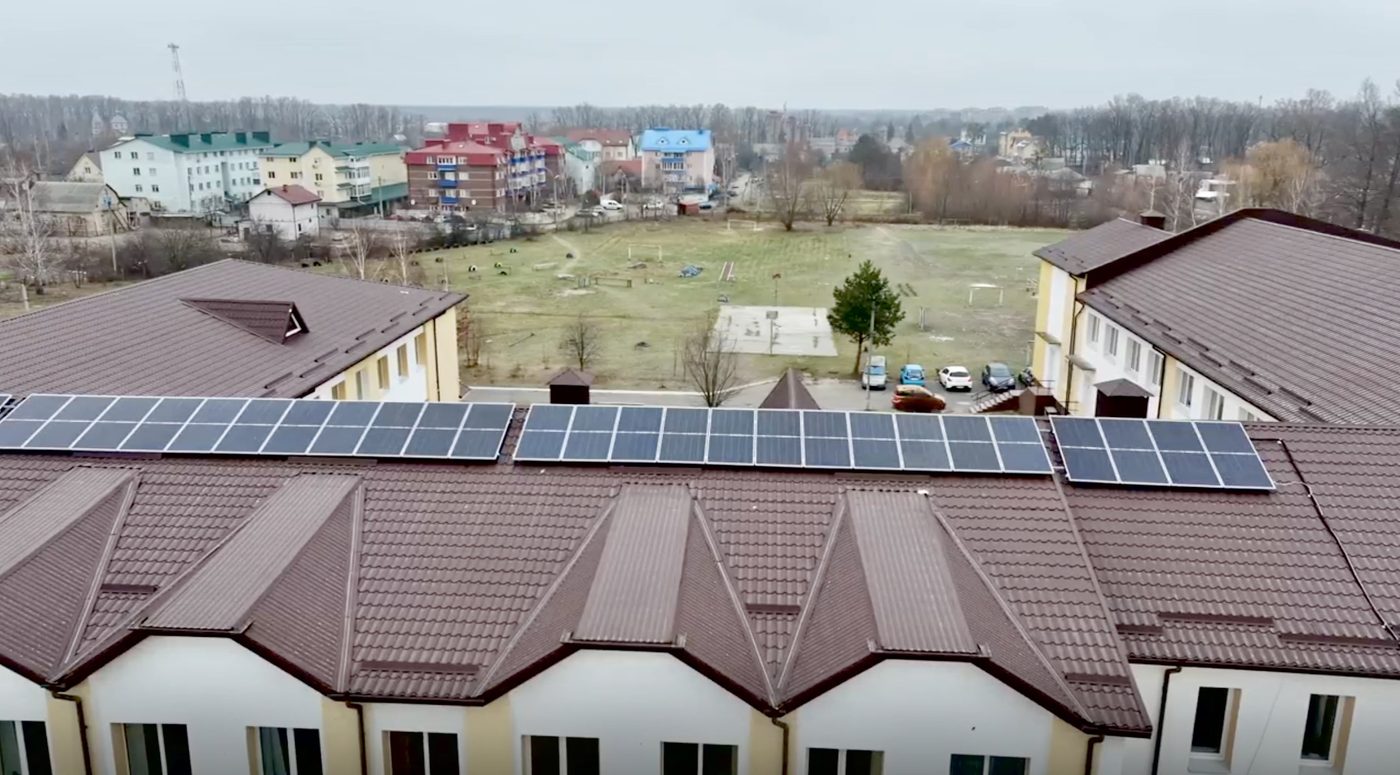 У двох школах на Київщині, що пережили окупацію, встановили сонячні електростанції (ФОТО)