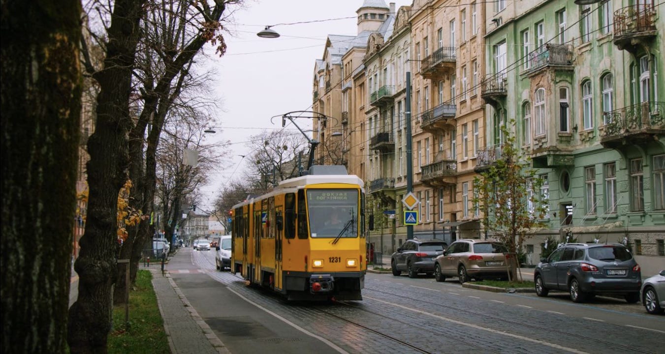 У Львові на маршрути вийшли екологічні трамваї, отримані від Берліна