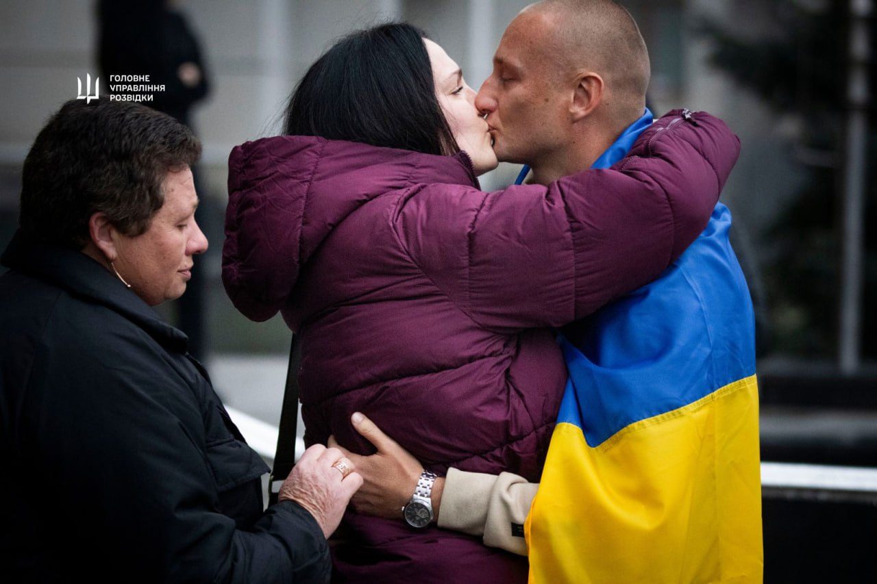 В Одесі зустріли українських моряків, звільнених із полону в Ємені (ФОТО)