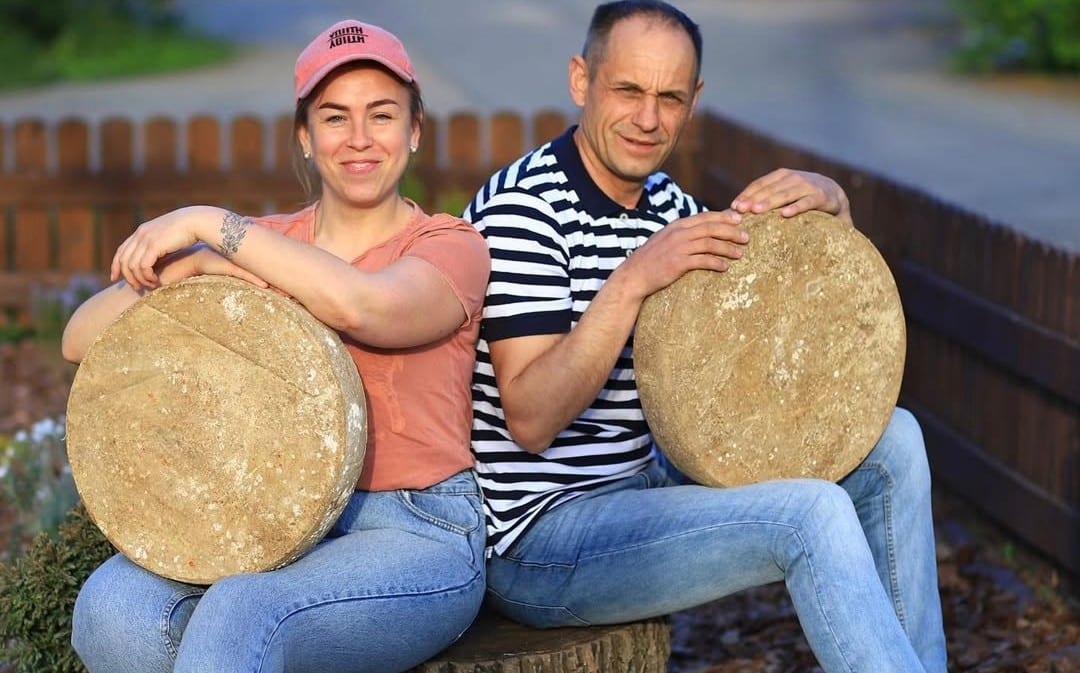 Подружжя відомих сироварів із Бердянська стали на захист України (ВІДЕО)