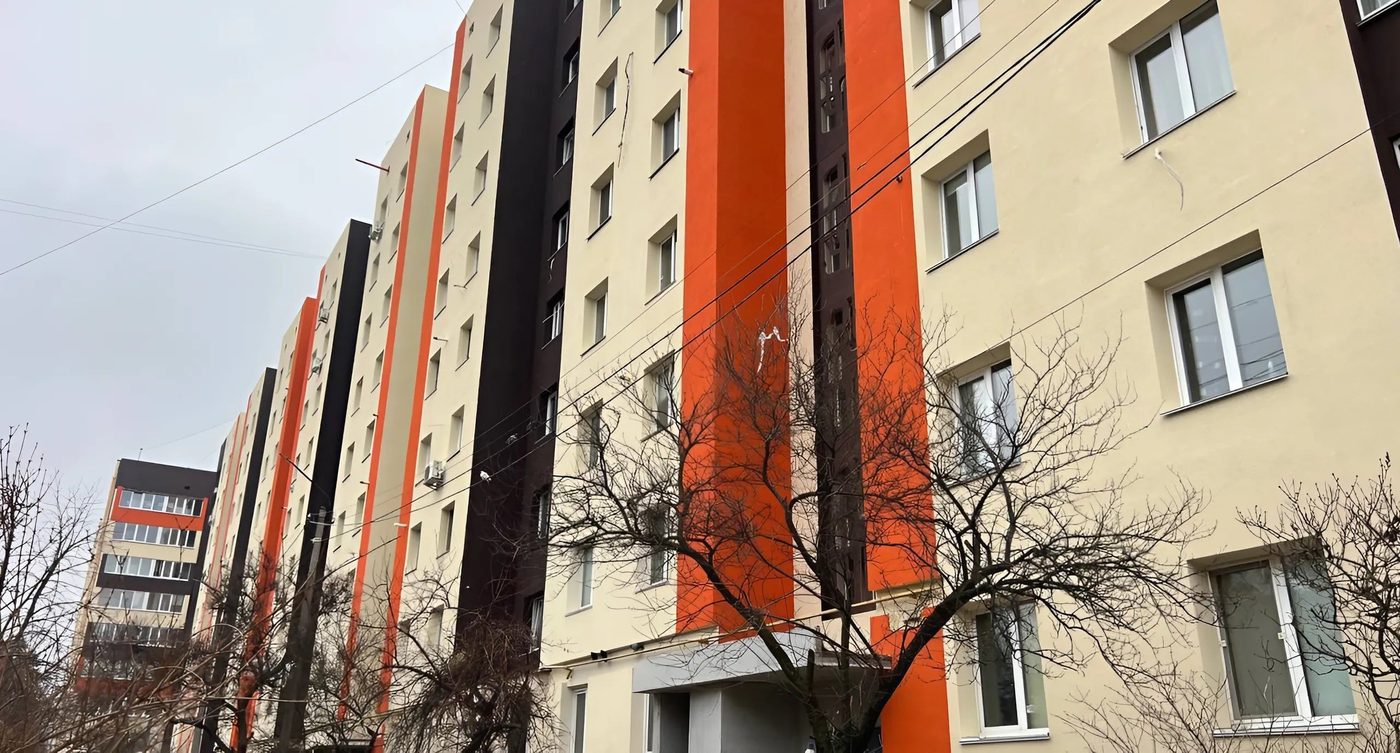 В Ірпені відновлюють багатоповерхівки, що постраждали під час боїв на Київщині