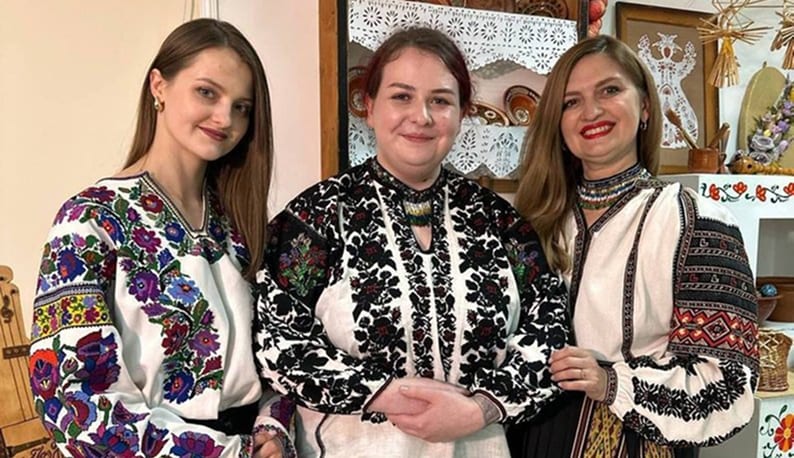 «Сорочка для Пташки»: тернопільські майстрині подарували вишиванку захисниці «Азовсталі» (ФОТО)