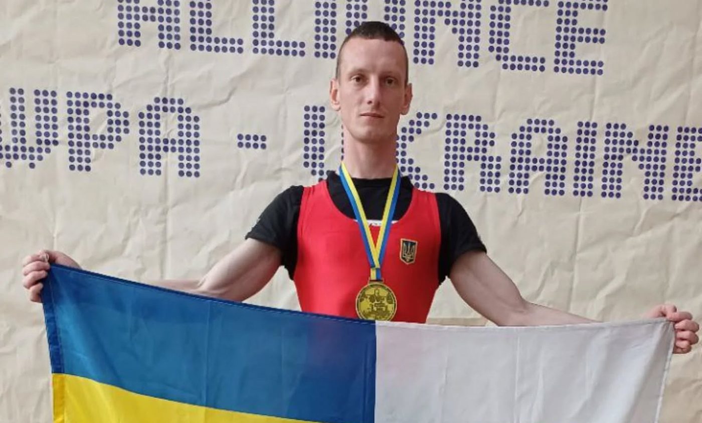 Рятувальник із Києва встановив спортивний рекорд Європи, який не могли побити 7 років (ВІДЕО)