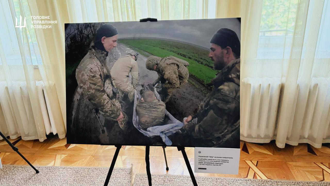 «Не про біль, а про силу духу»: у Києві відкрили фотовиставку ГУР (ФОТО)