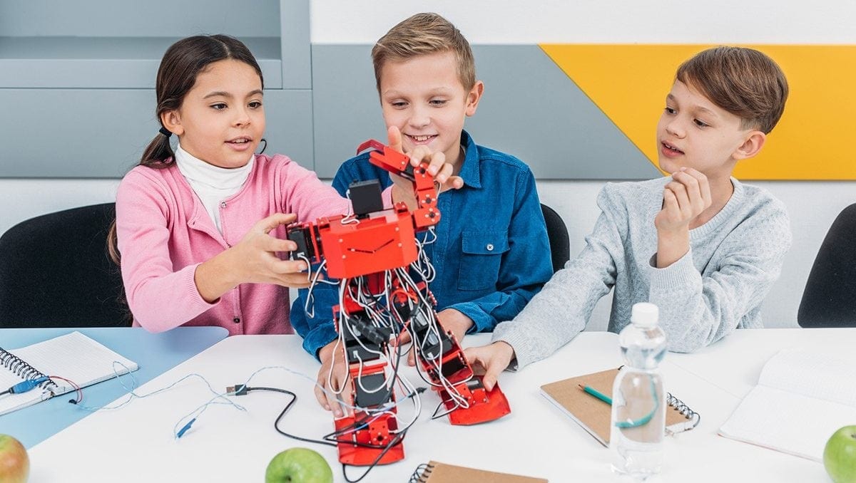 118 мільйонів на STEM: українські школи отримають кошти для обладнання навчальних кабінетів та лабораторій
