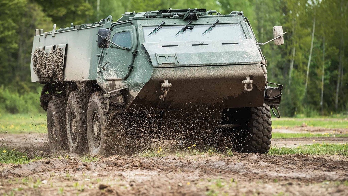 Україна отримала перші бронетранспортери Patria 6х6 від Латвії