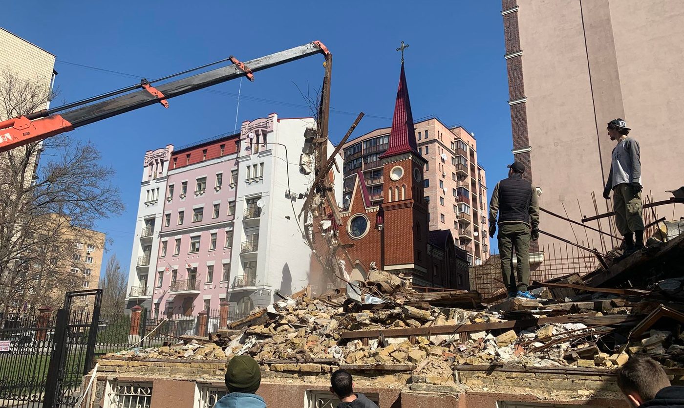 У Києві розпочинають реставрацію зруйнованої садиби Зеленських