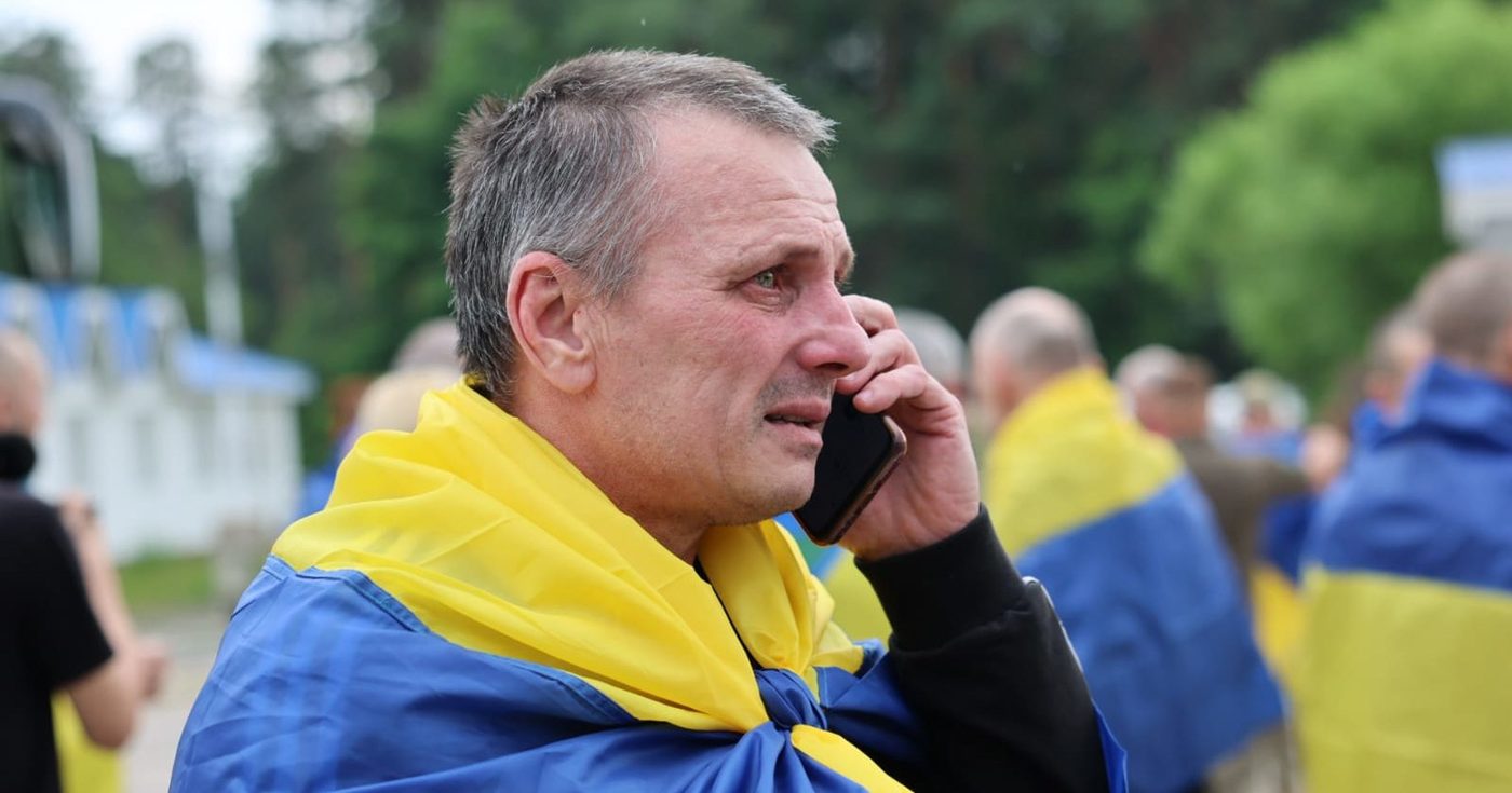 В Україну повернули військових, які перебували у полоні понад три роки (ФОТО)