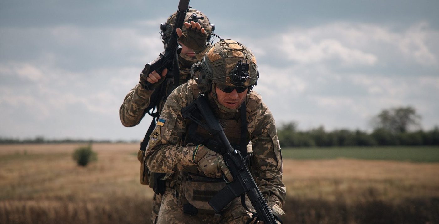 Два піхотинці ЗСУ взяли групу російських штурмовиків у полон (ВІДЕО)
