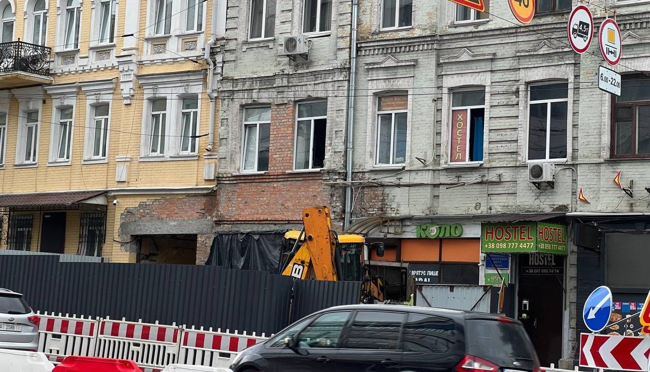 У Києві відновили історичний будинок, що постраждав від аварії тепломережі (ФОТО)