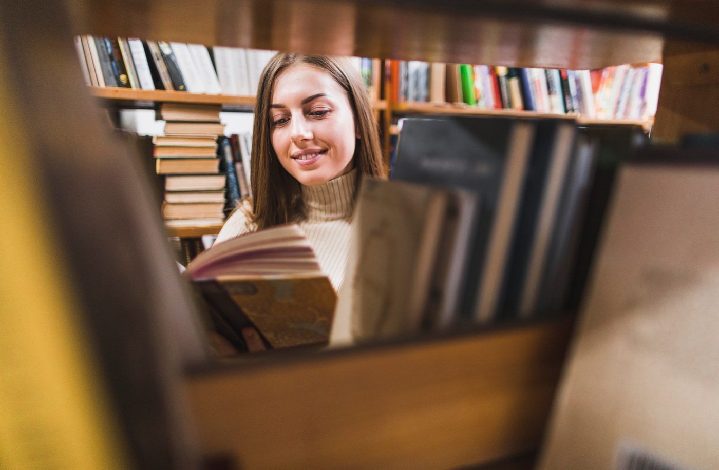 В івано-франківській книгарні російськомовні книги можна обміняти на донати на армію