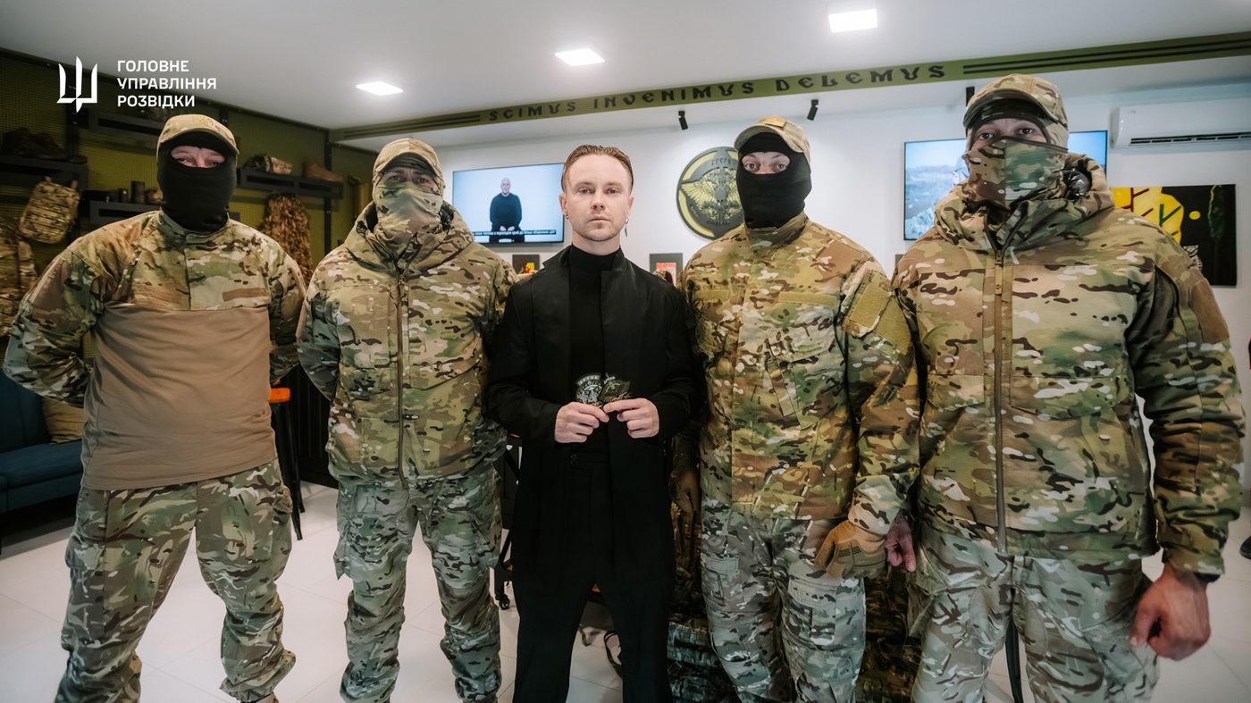 Артем Пивоваров передав мільйон гривень на спорядження для бійців ГУР (ФОТО)