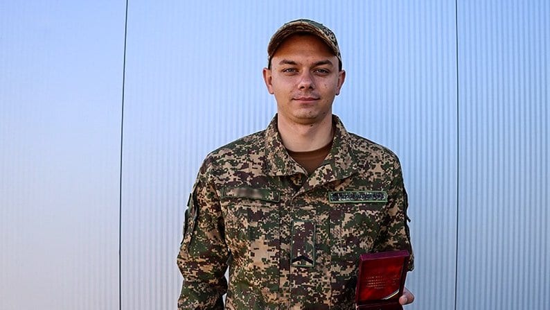 У Нацгвардії відзначили бійця, який 24 лютого 2022-го стримував ворожий десант у Гостомелі